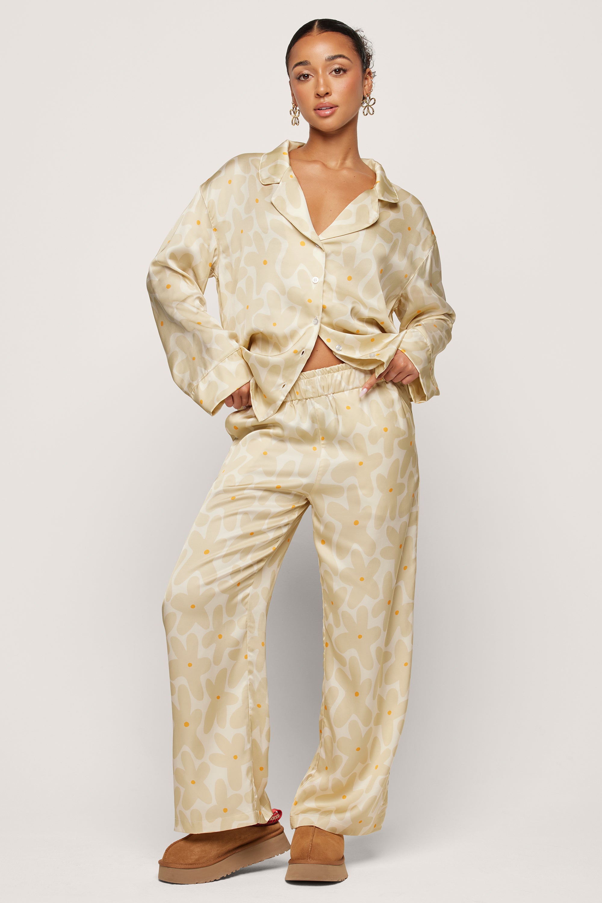 Abstract Daisy Long Pajama Set | Comfortable Women's Sleepwear