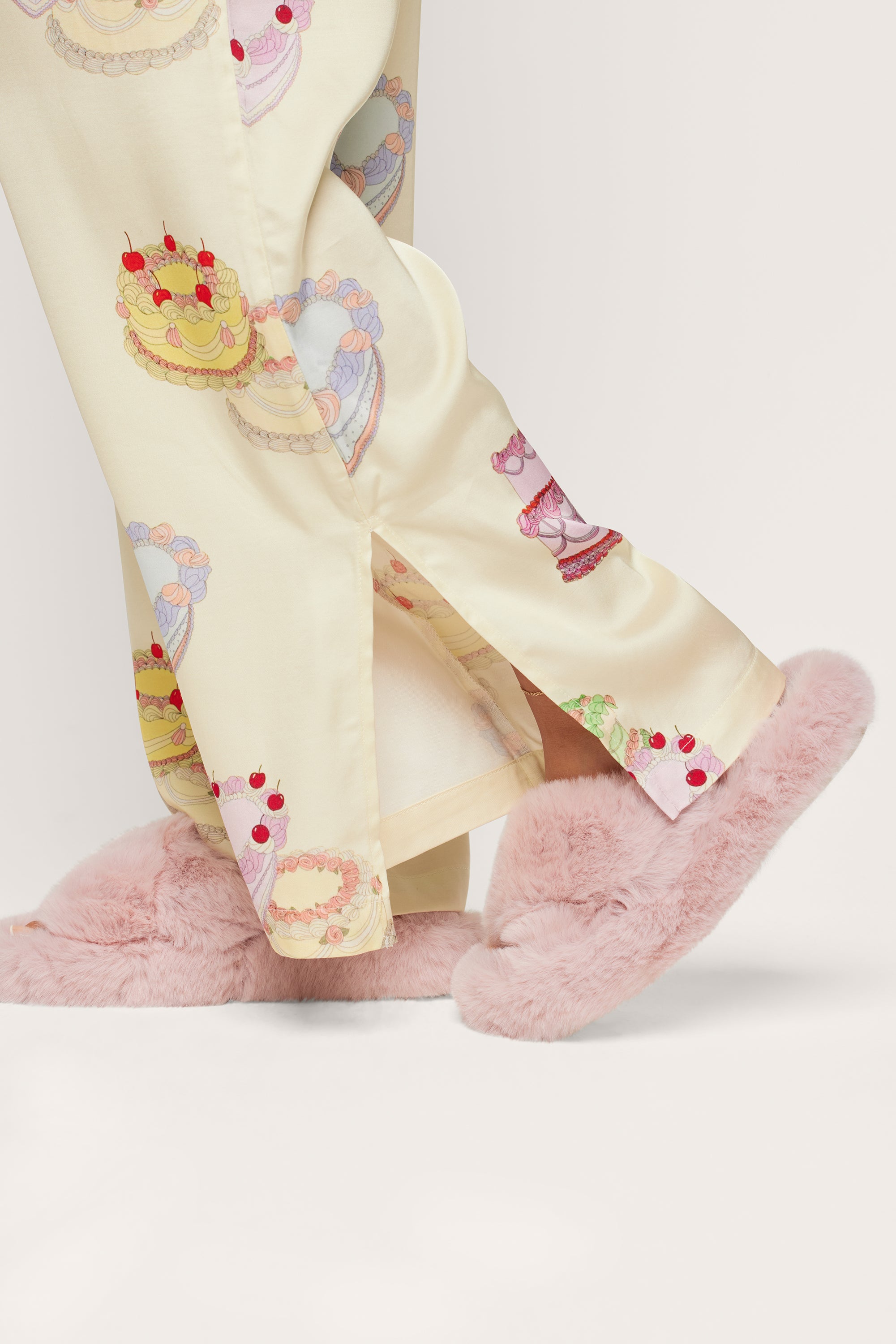 Vintage Buttercream Cake Long Pajama Set - Cozy & Elegant